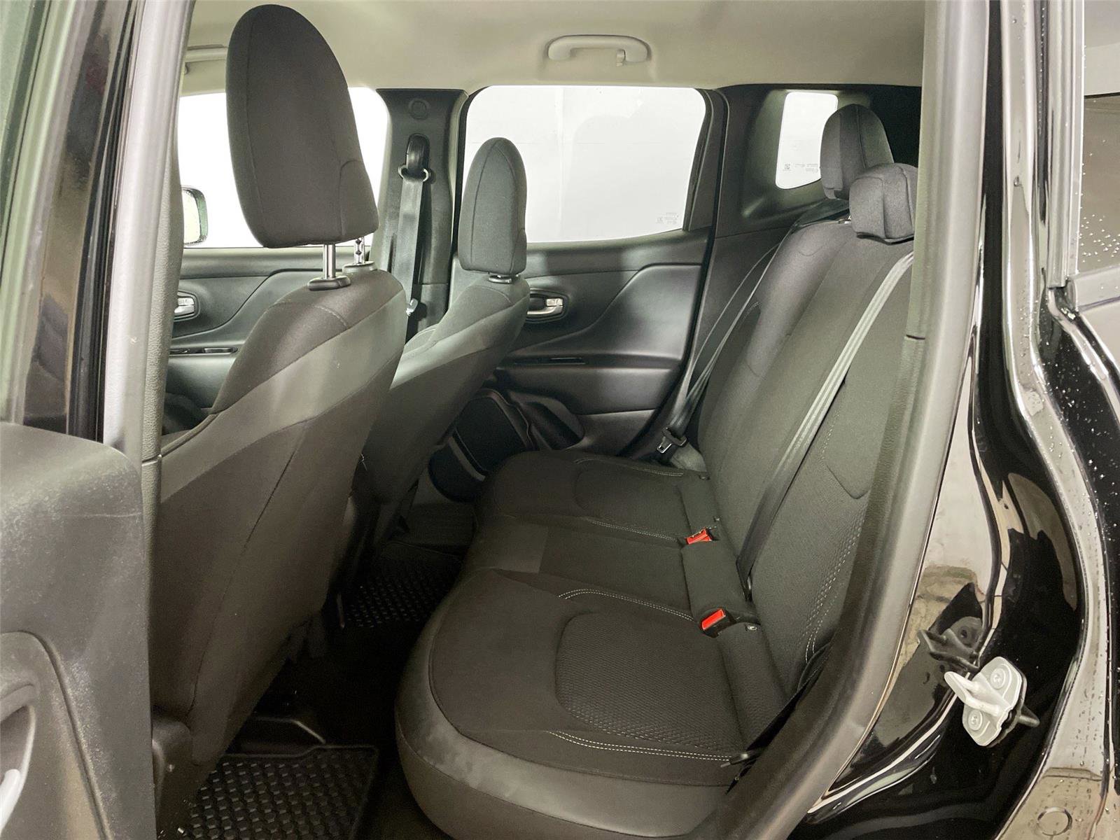 Used 2023 Jeep Renegade Latitude AWD/4WD image 11