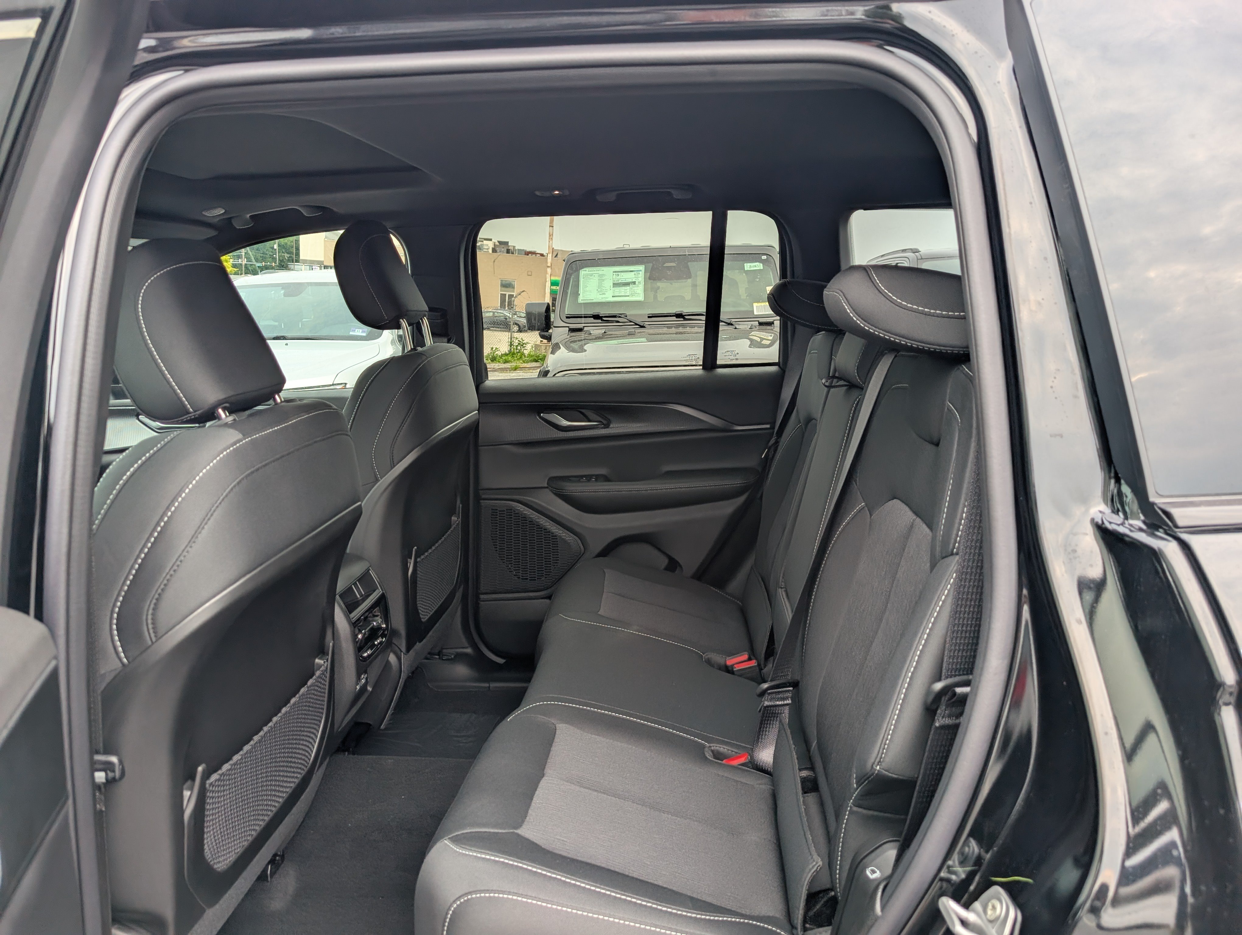 New 2026 Jeep Grand Cherokee Laredo X AWD/4WD image 14