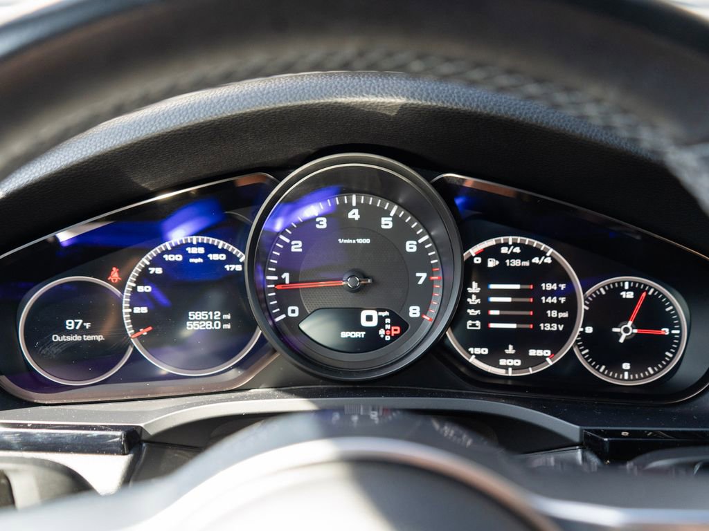 Used 2020 Porsche Cayenne AWD/4WD image 17
