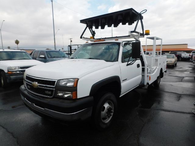 Used 2006 Chevrolet Silverado 3500 2WD Regular Cab image 3