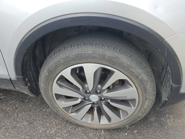 Used 2017 Buick Encore Essence FWD image 5
