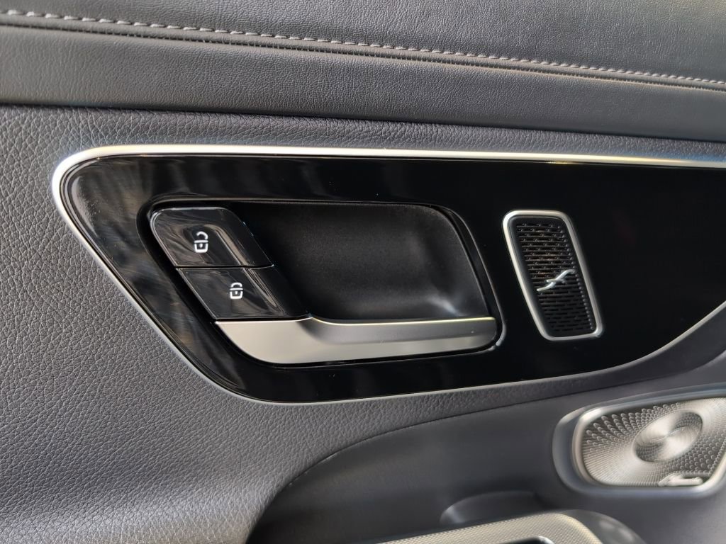 Used 2023 Mercedes-Benz GLC 300 4MATIC image 29