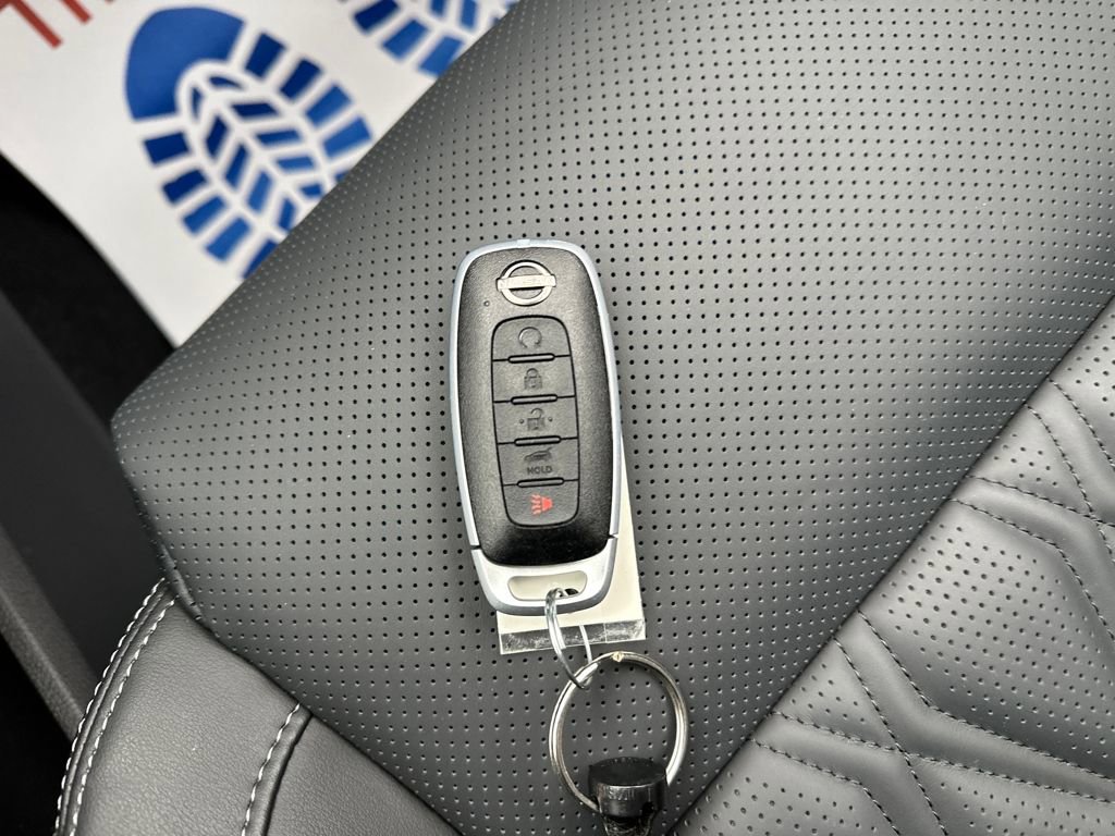 Used 2026 Nissan Rogue Platinum w/ Platinum Premium Package image 29