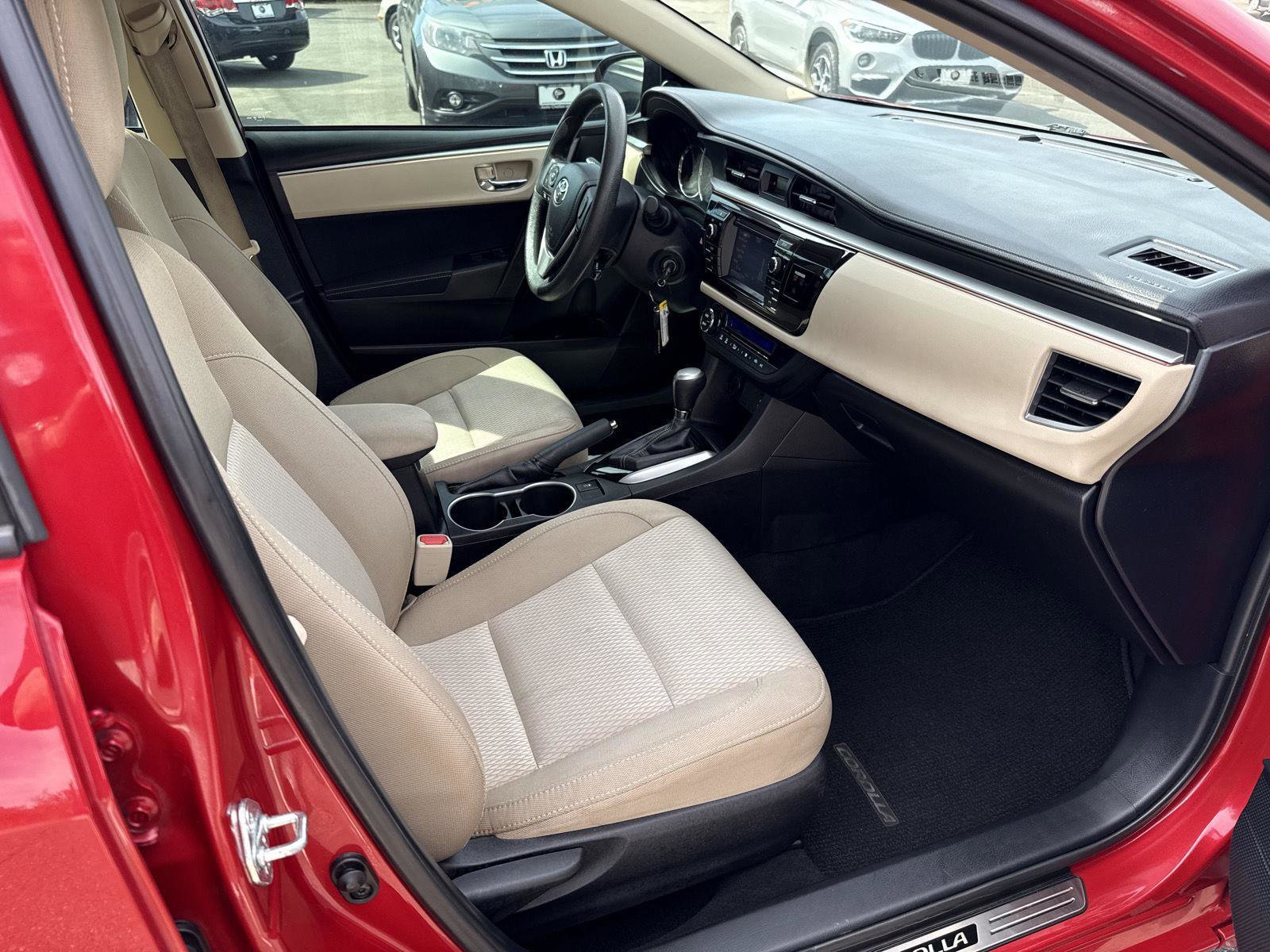 Used 2015 Toyota Corolla LE image 19