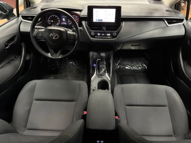 Used 2025 Toyota Corolla LE image 16