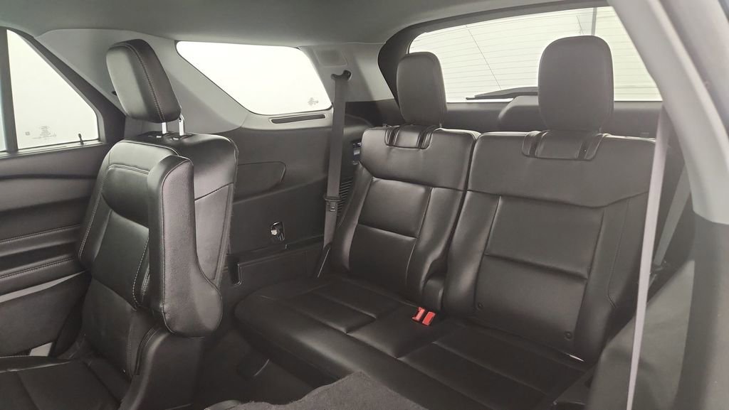 Used 2022 Ford Explorer Limited w/ Equipment Group 301A image 39