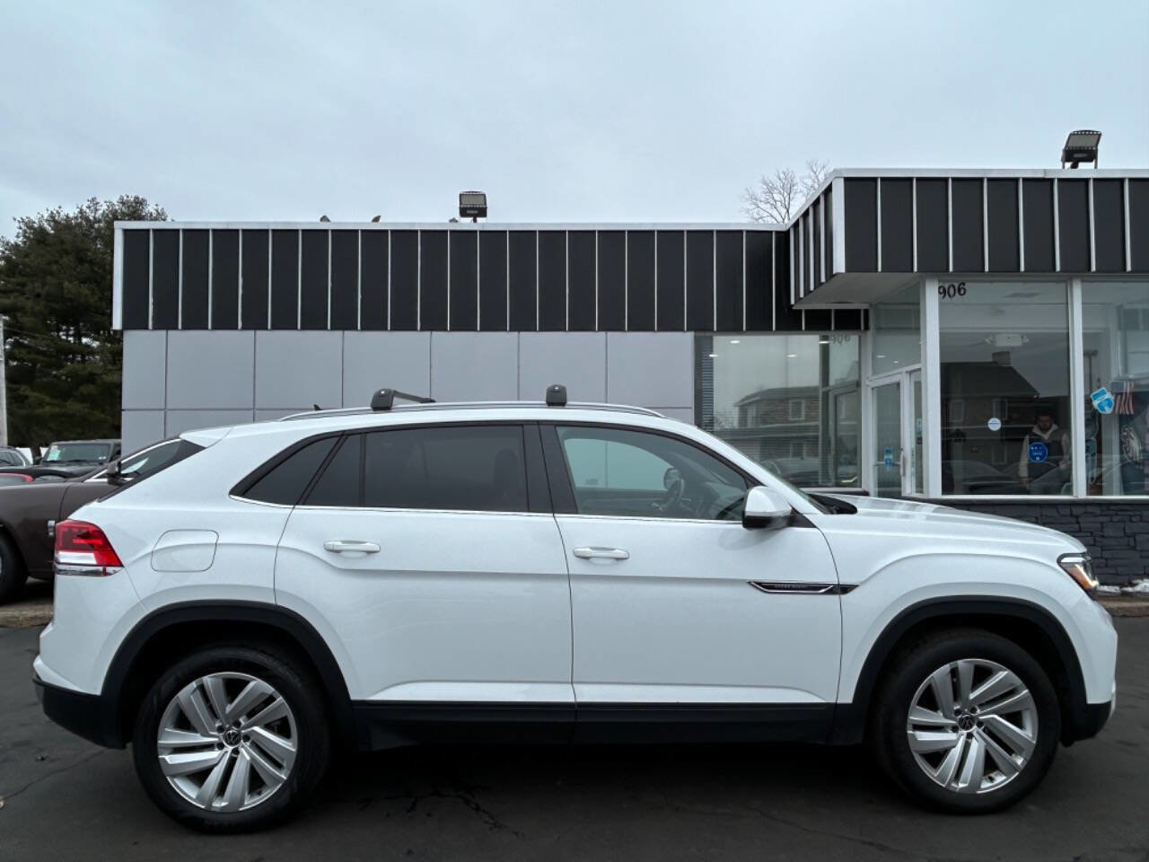 Used 2020 Volkswagen Atlas Cross Sport SE image 8