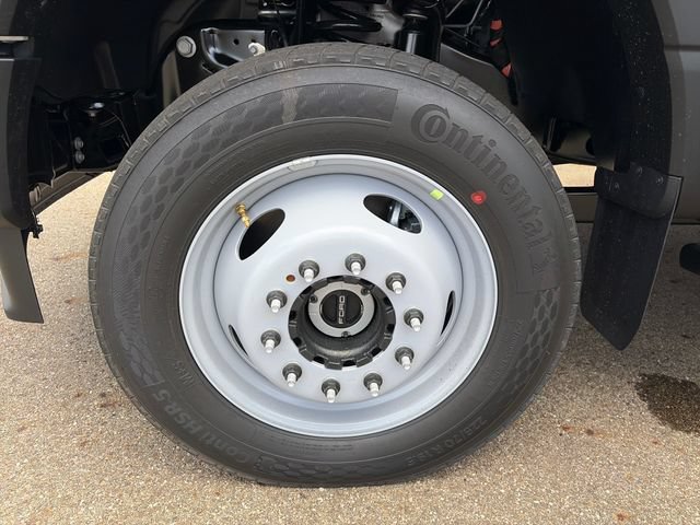 New 2026 Ford F550 4x4 Supercab Super Duty image 22