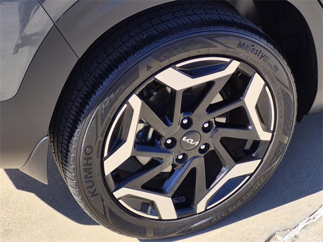 Used 2024 Kia Seltos SX w/ SX Sunroof Package image 8