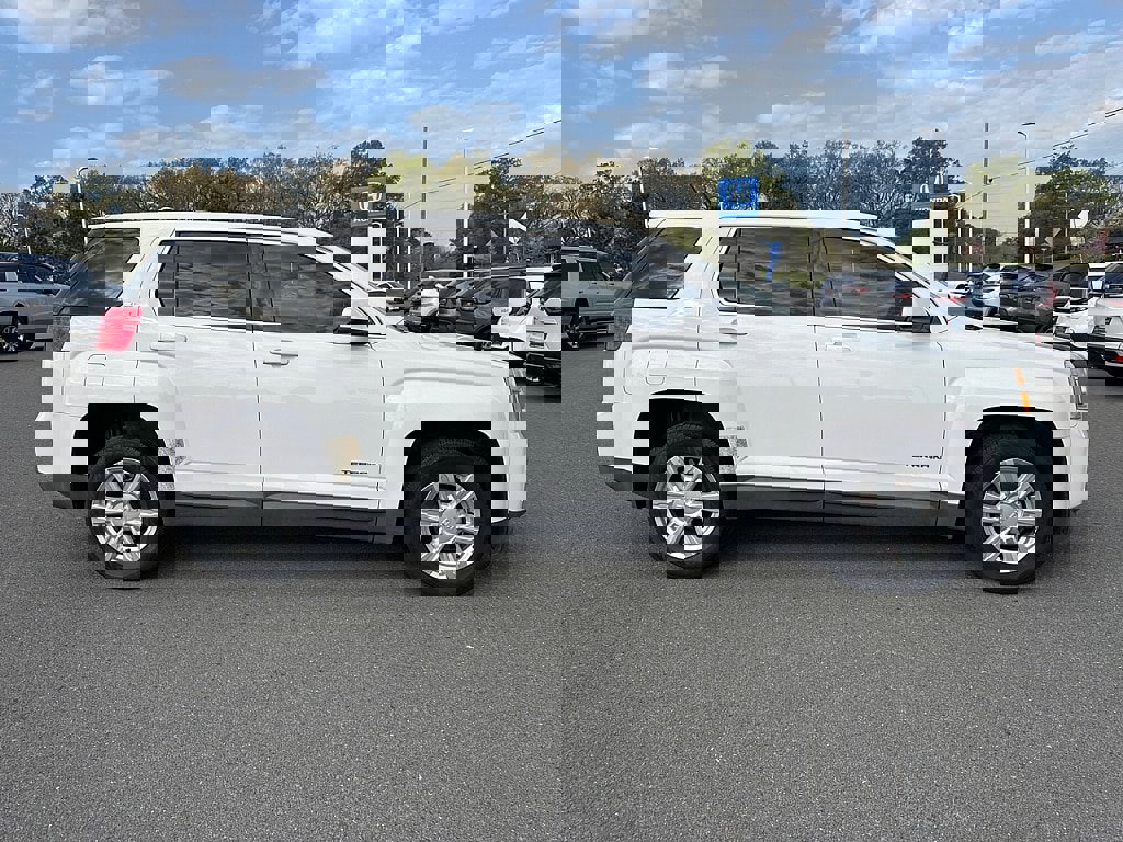 Used 2014 GMC Terrain SLE image 2