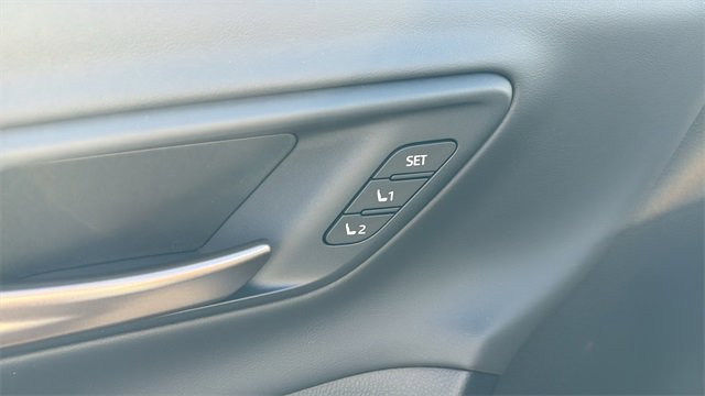 New 2025 Toyota Crown Signia image 23