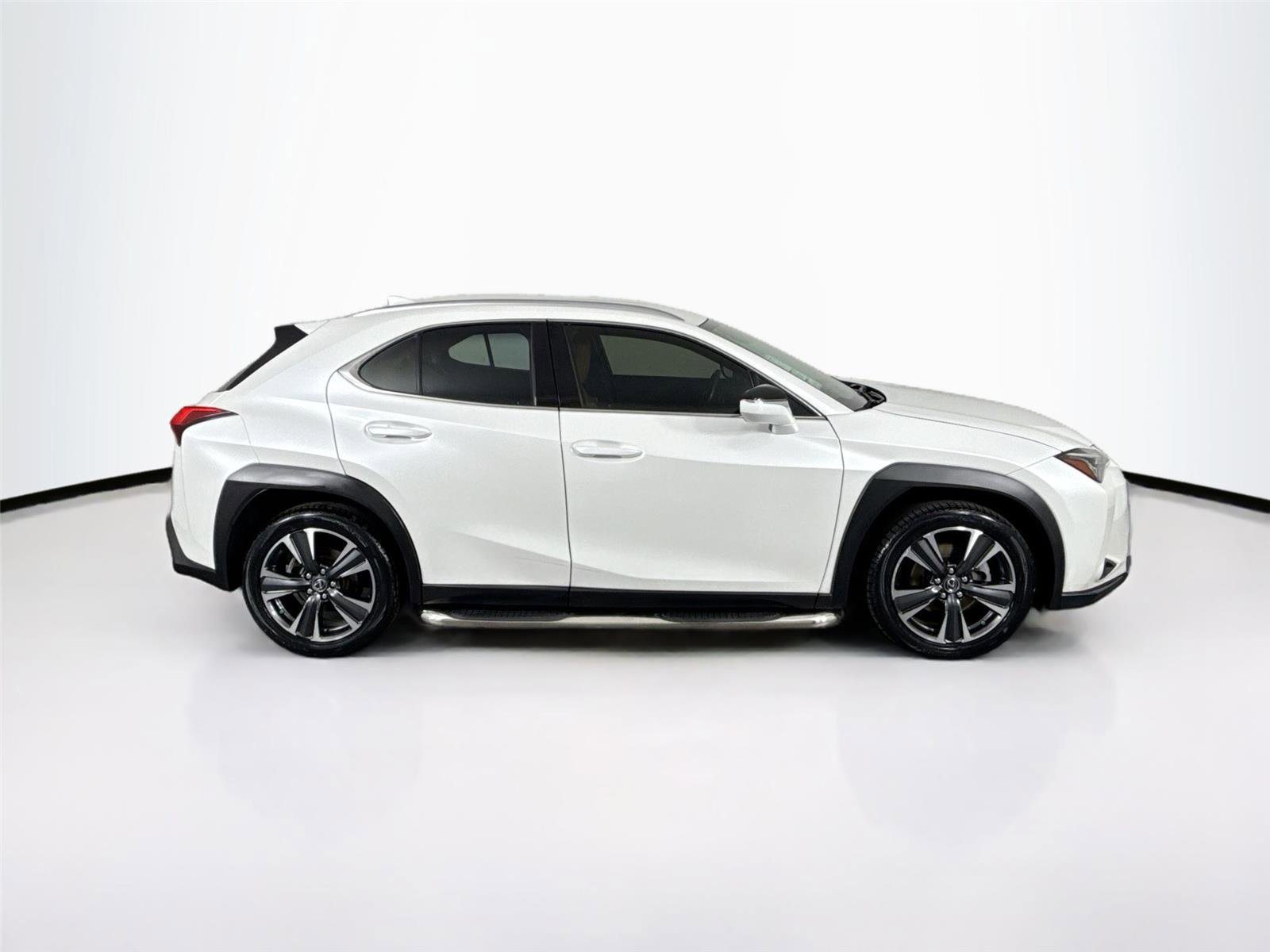 Used 2020 Lexus UX 200 image 8