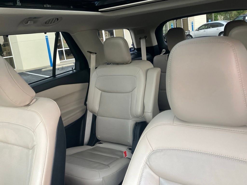 Used 2020 Ford Explorer Limited RWD image 7
