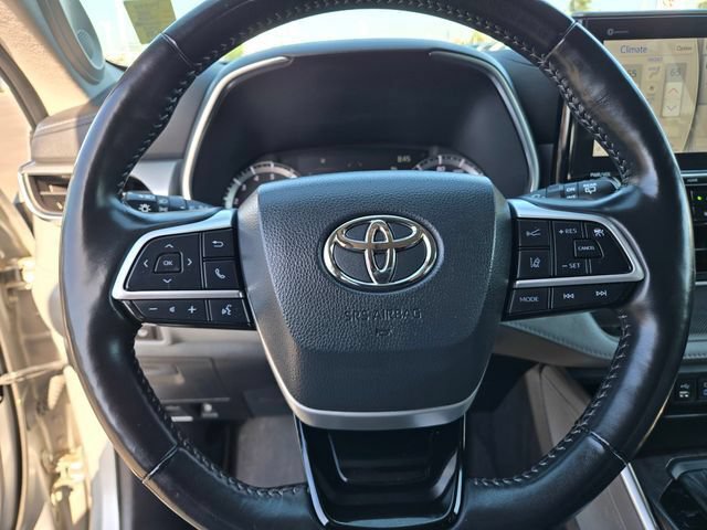 Used 2022 Toyota Highlander Platinum AWD/4WD image 23