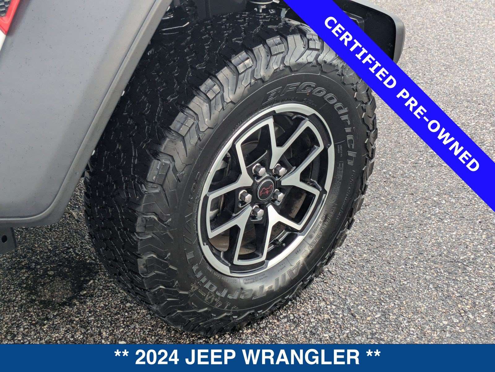 Used 2024 Jeep Wrangler Unlimited Rubicon AWD/4WD image 13