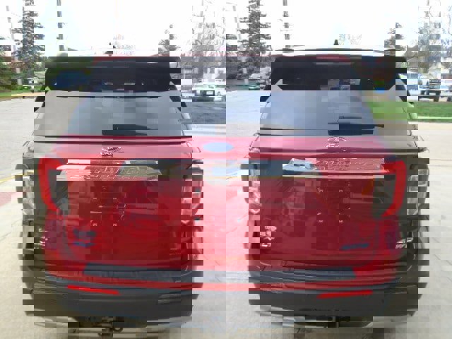 Used 2023 Ford Explorer XLT w/ Equipment Group 202A image 5