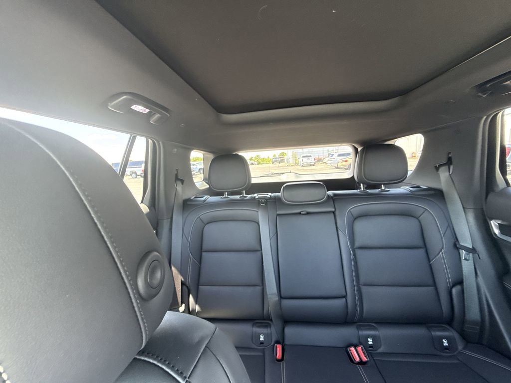 Used 2025 GMC Terrain Elevation w/ Elevation Premium Package AWD/4WD image 11