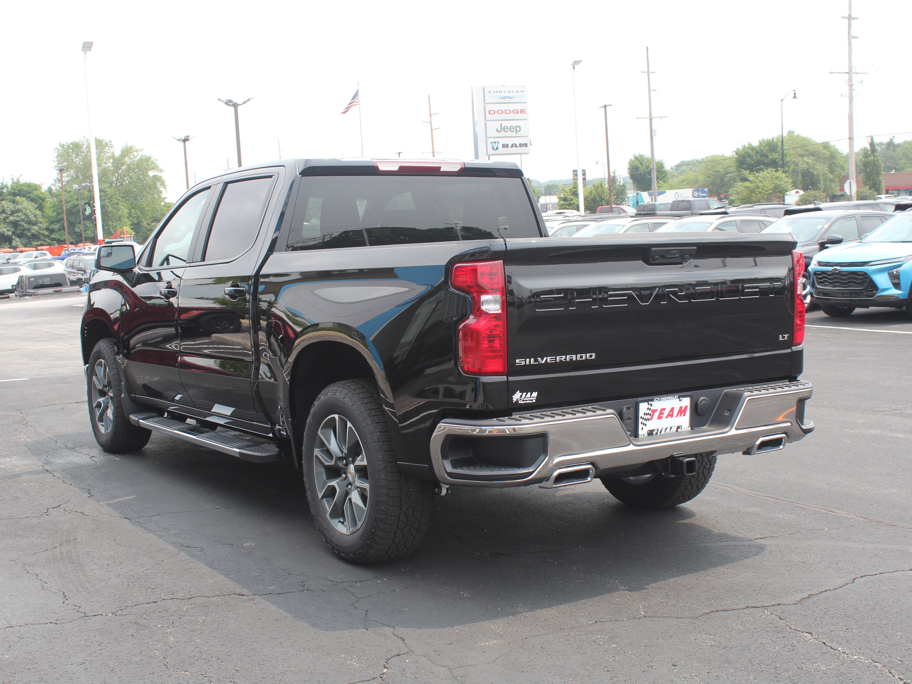 New 2026 Chevrolet Silverado 1500 LT w/ Z71 Off-Road Package AWD/4WD image 5