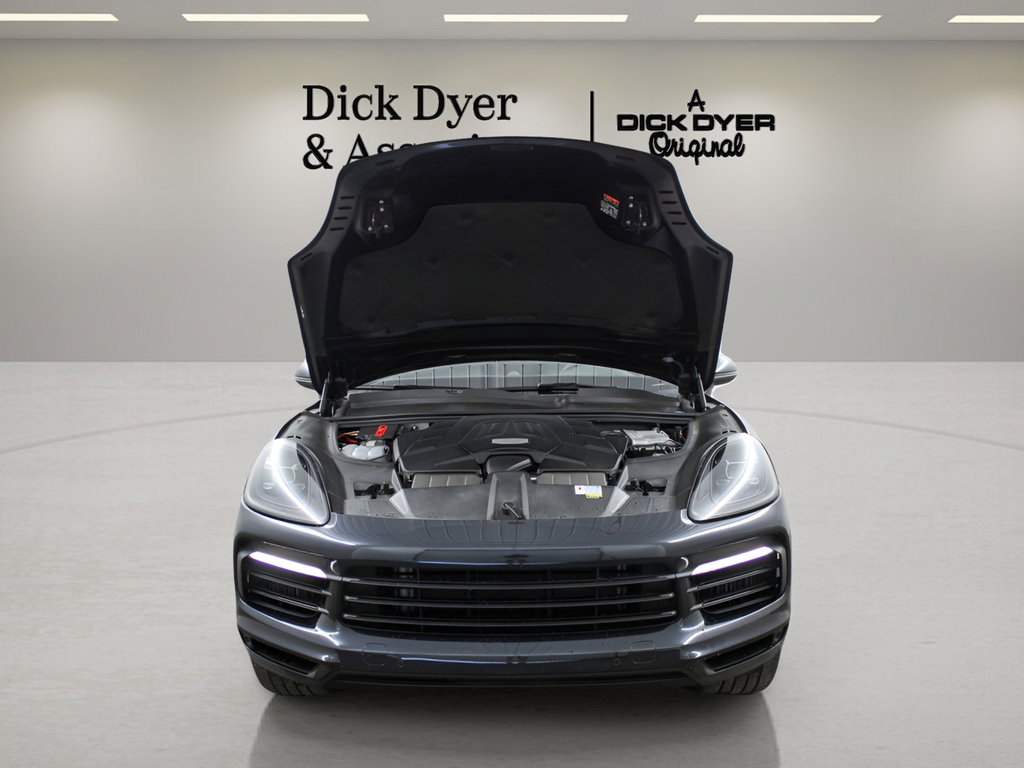 Used 2023 Porsche Cayenne AWD/4WD image 34