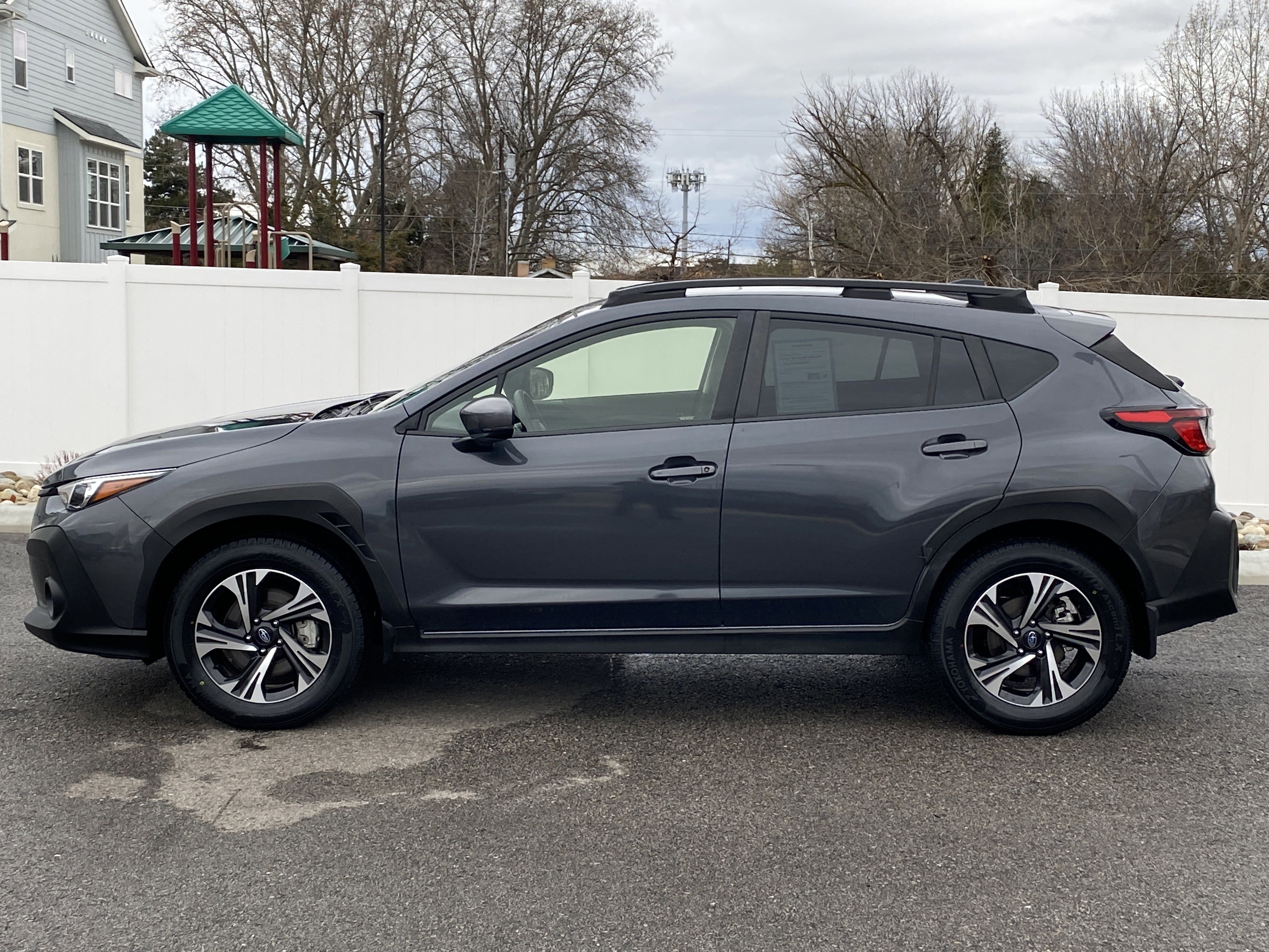 Used 2024 Subaru Crosstrek 2.0i Premium image 3