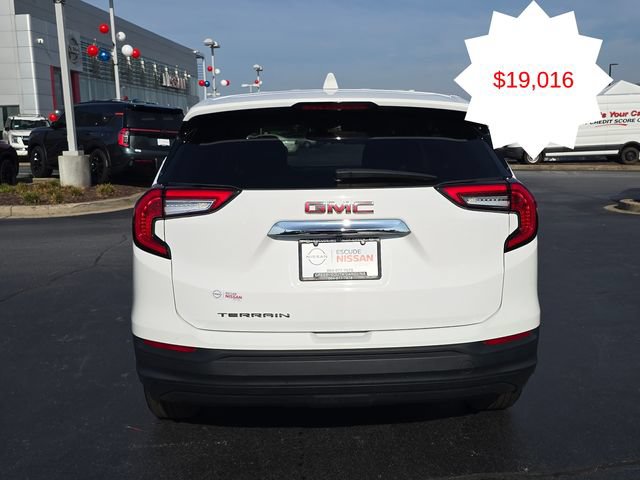 Used 2024 GMC Terrain SLE FWD image 4