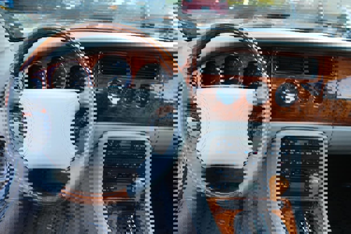 Used 2000 Jaguar XK8 image 17