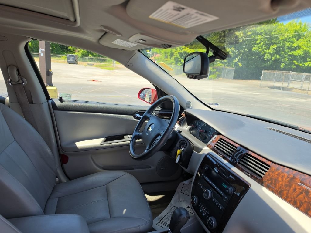 Used 2013 Chevrolet Impala LTZ FWD image 24