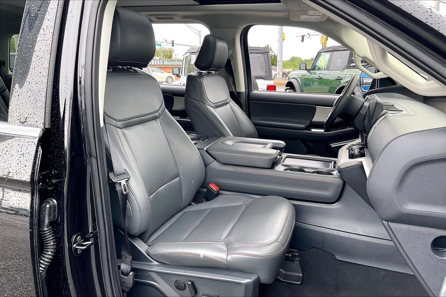 Certified 2025 Ford Expedition Active RWD image 7