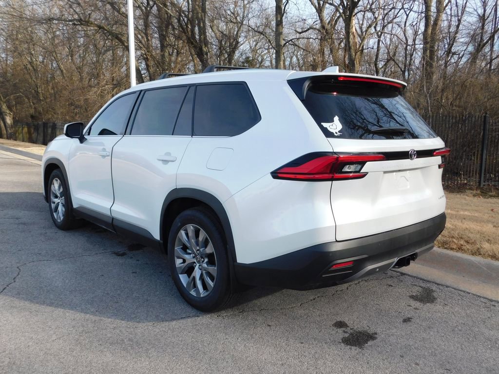 Used 2024 Toyota Grand Highlander Limited image 3