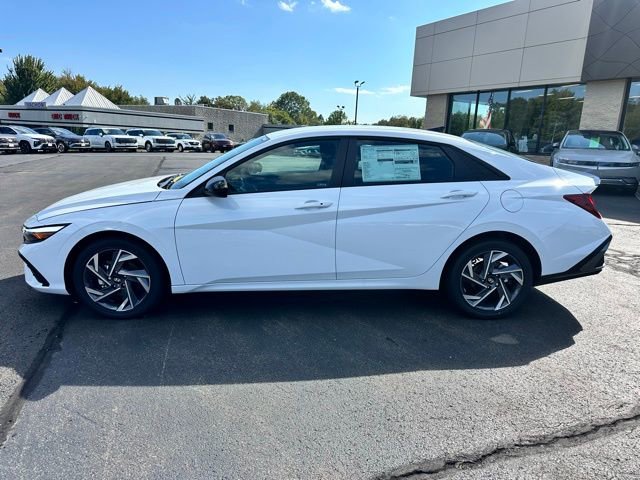 New 2025 Hyundai Elantra Sport image 8