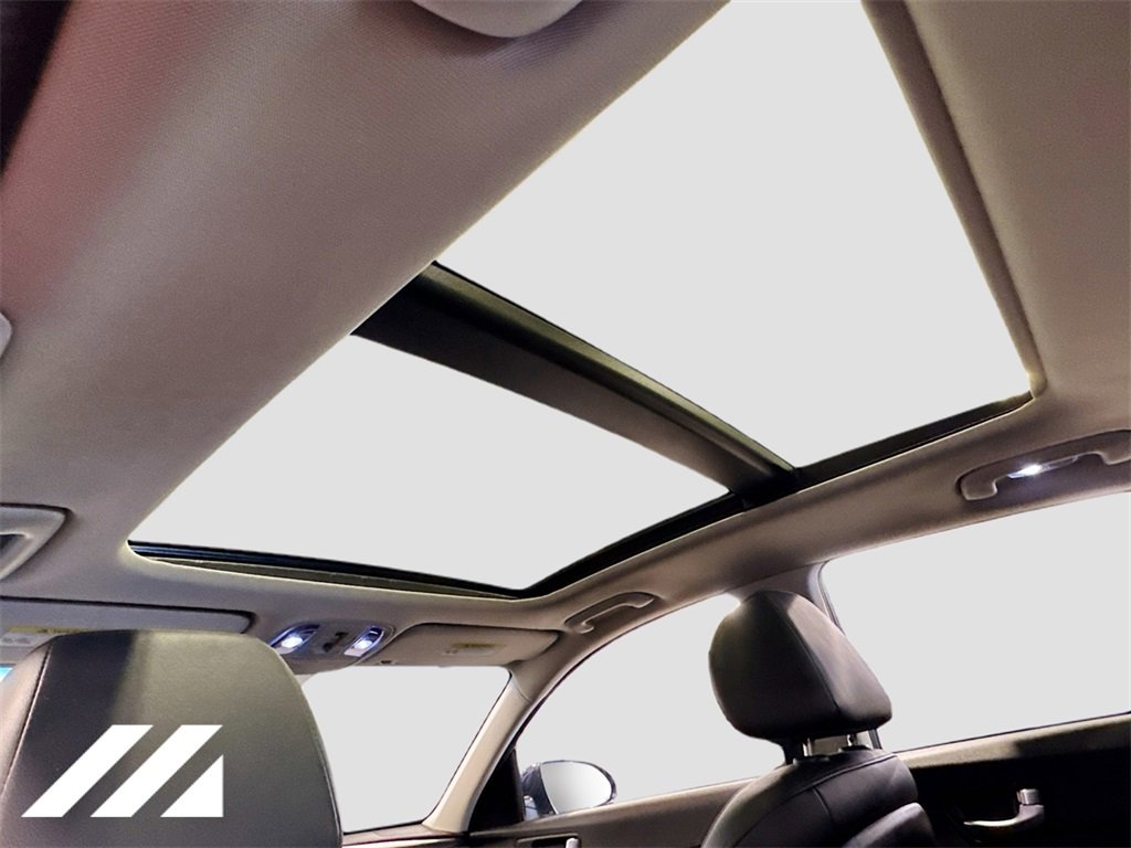 Used 2018 Kia Optima S w/ Panoramic Sunroof Package image 21