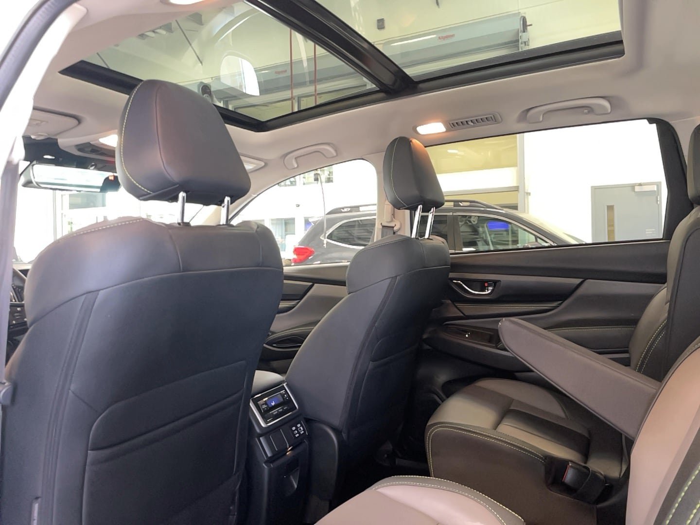Used 2024 Subaru Ascent Onyx Edition AWD/4WD image 7