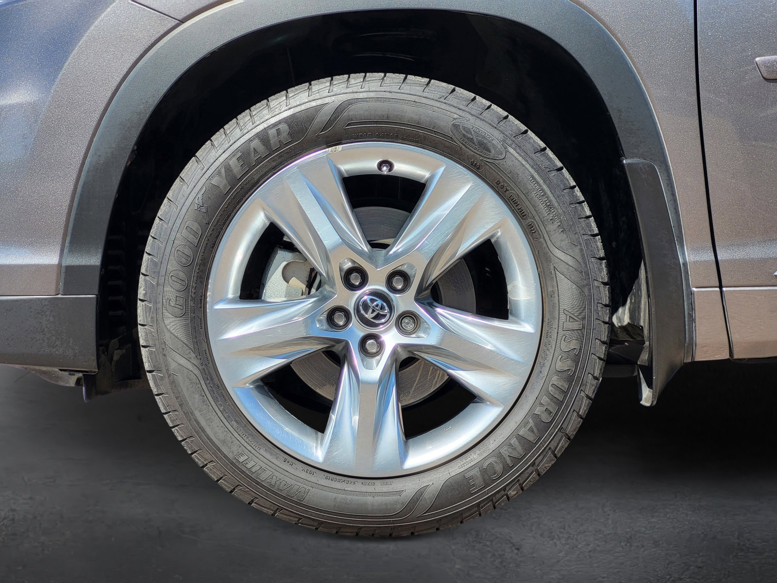 Used 2016 Toyota Highlander Limited Platinum AWD/4WD image 11