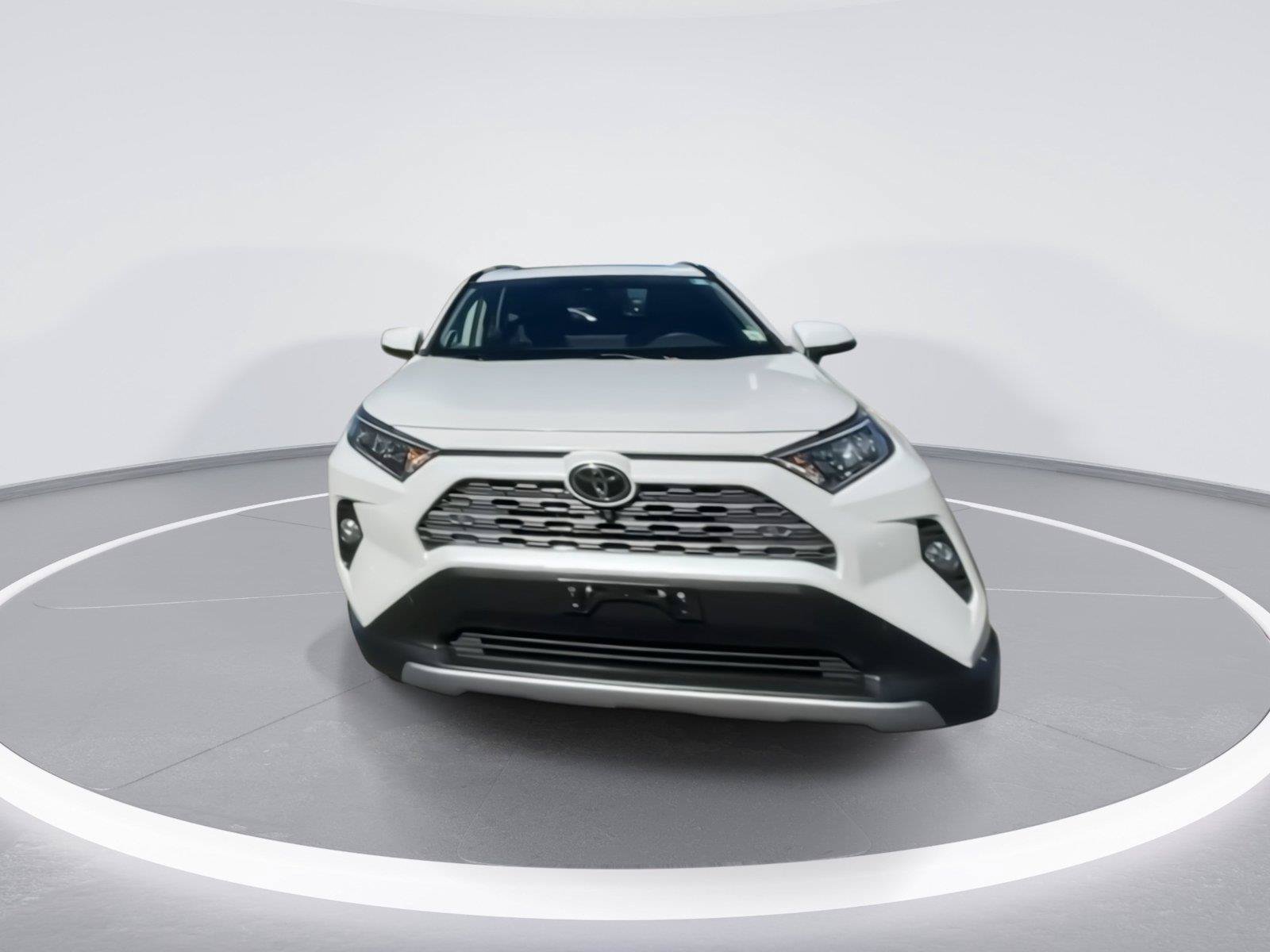 Used 2019 Toyota RAV4 Limited w/ Advanced Technology Package AWD/4WD image 3