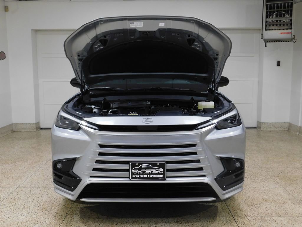Used 2025 Lexus TX 500h AWD image 11