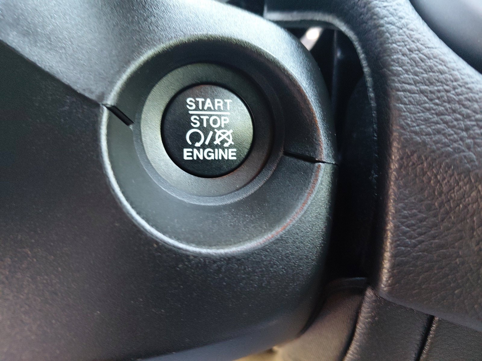 Used 2019 Jeep Compass Latitude w/ Popular Equipment Group AWD/4WD image 11