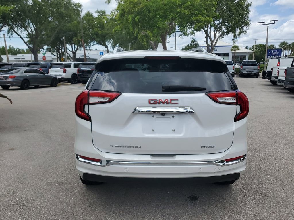 Certified 2023 GMC Terrain Denali w/ Denali Premium Package AWD/4WD image 4