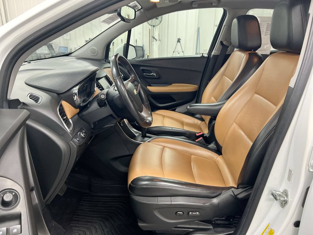 Used 2017 Chevrolet Trax Premier w/ Driver Confidence II Package FWD image 20