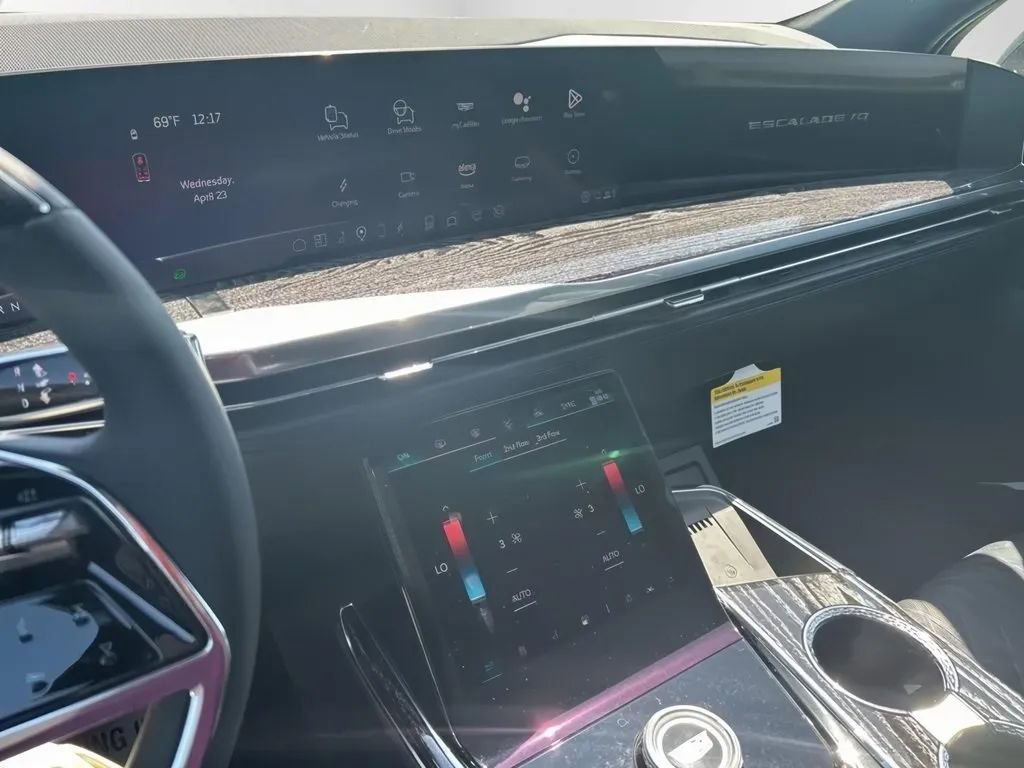 New 2025 Cadillac Escalade IQ Luxury 1 image 31