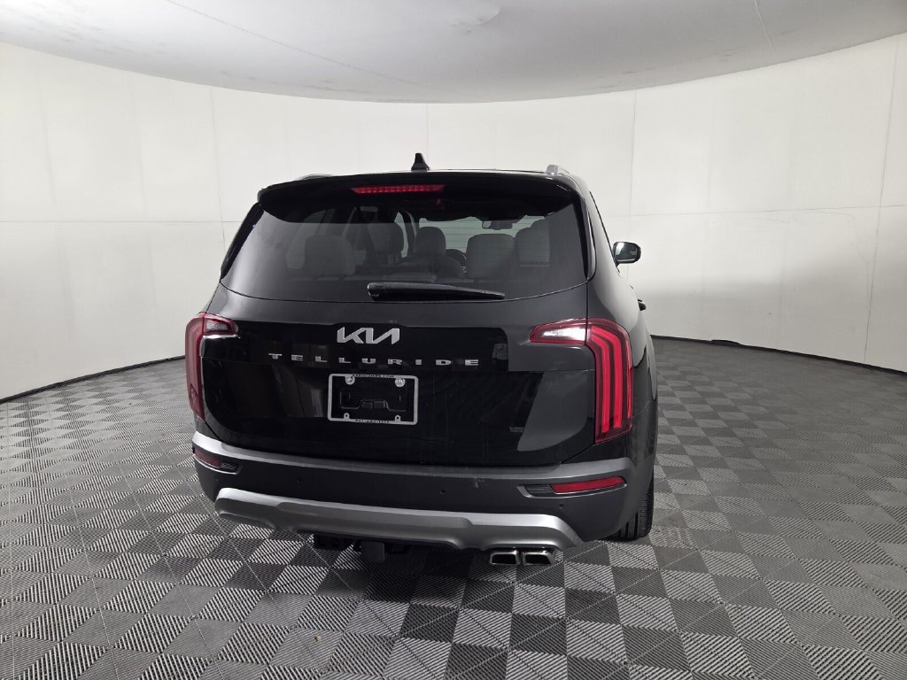 Used 2022 Kia Telluride EX w/ EX Premium Package FWD image 5