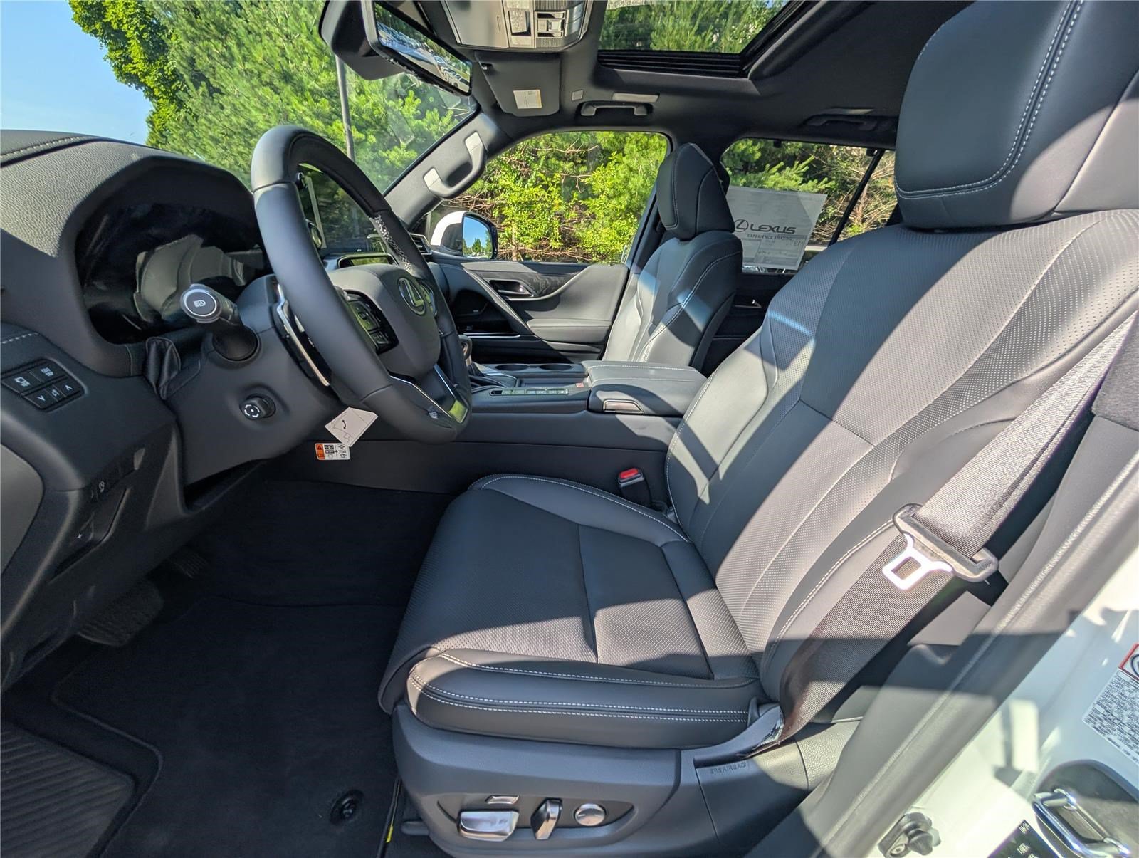 New 2026 Lexus LX 600 4WD w/ Luxury Package image 15