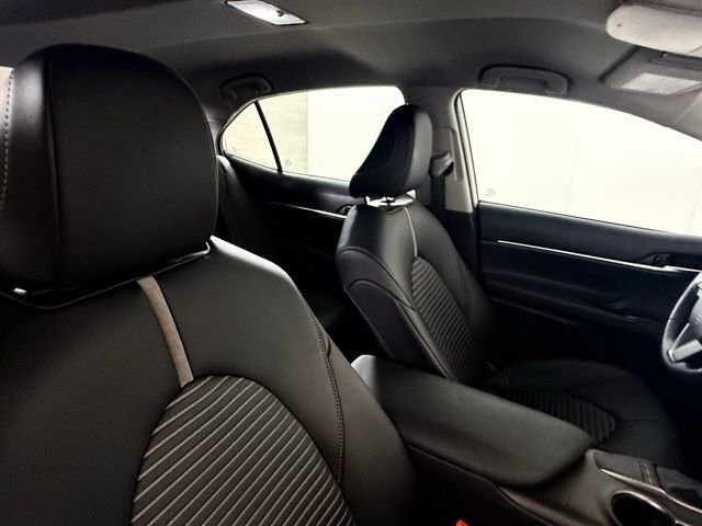Used 2024 Toyota Camry SE w/ Convenience Package FWD image 31