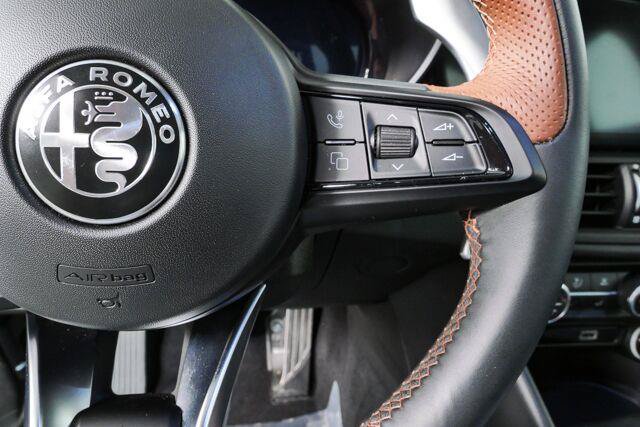 Used 2025 Alfa Romeo Giulia w/ Driving Assist Package RWD image 13