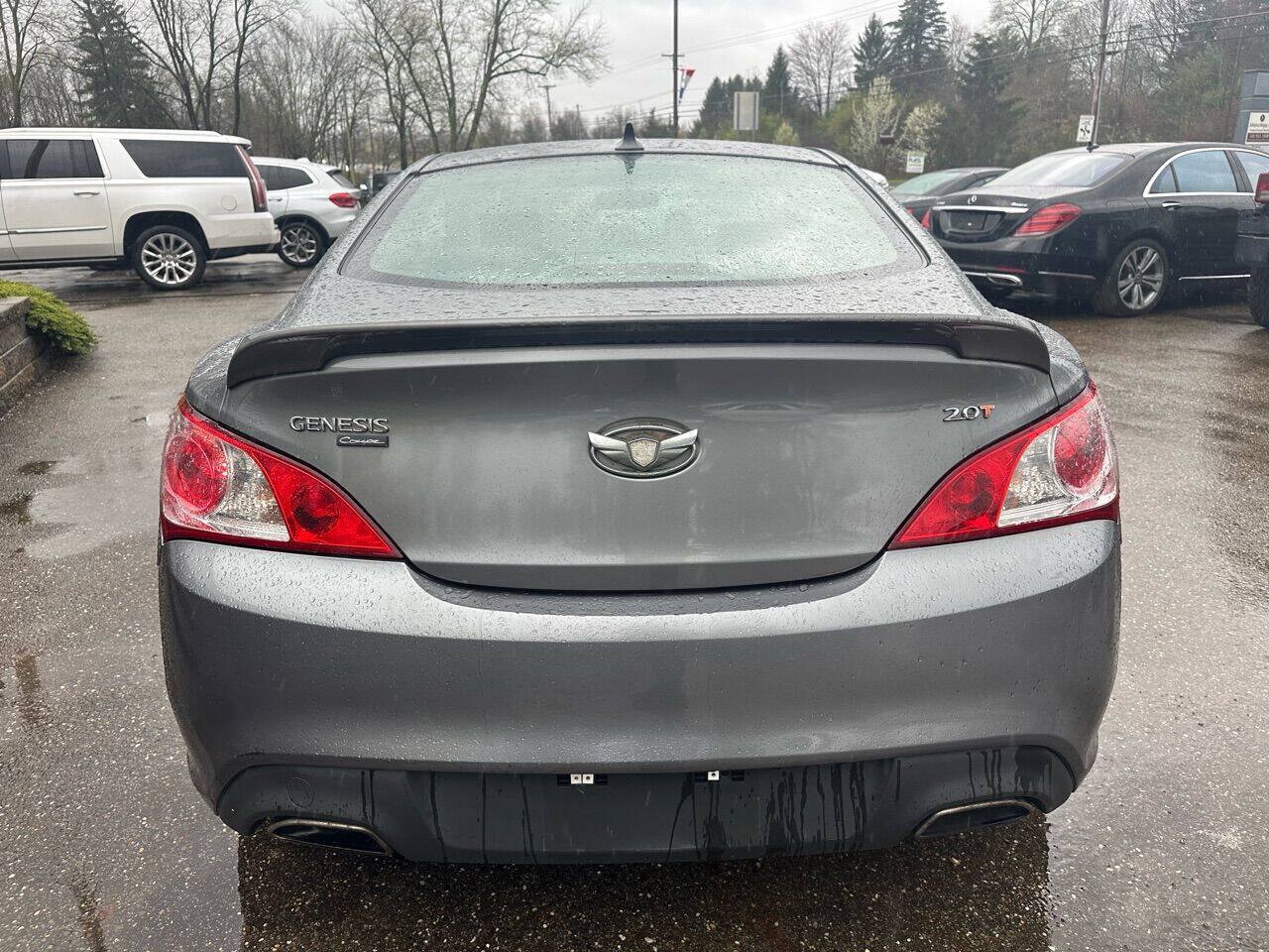 Used 2010 Hyundai Genesis 2.0T RWD image 5