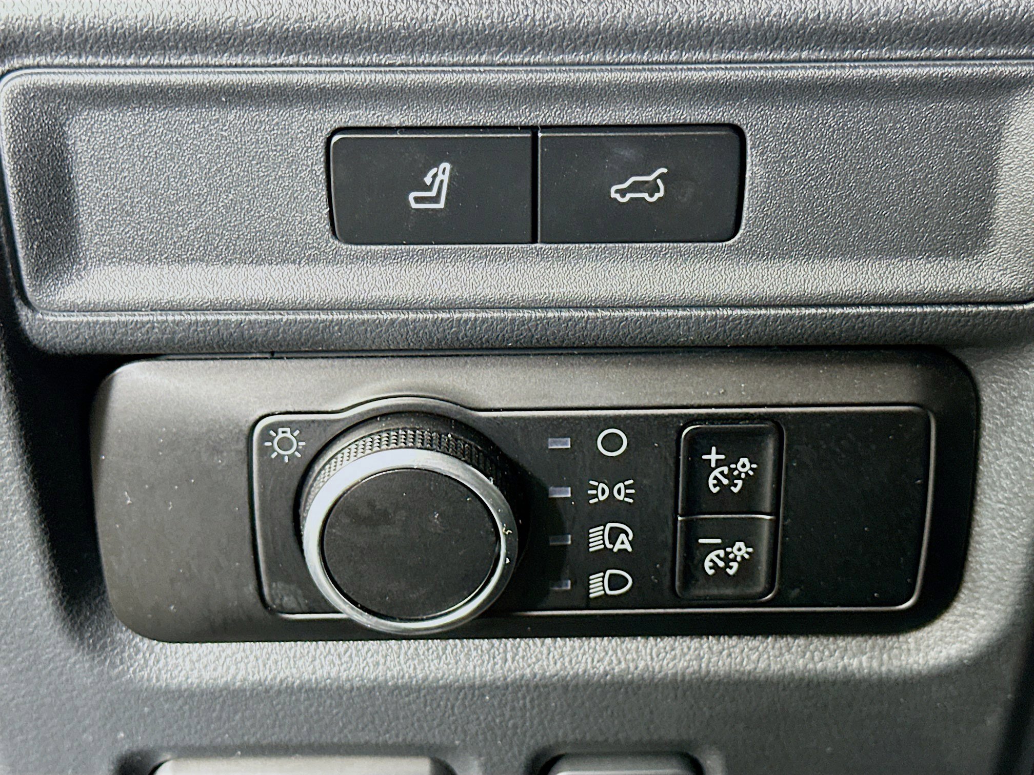 Used 2024 Ford Expedition XLT image 17