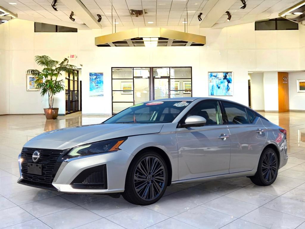 Certified 2023 Nissan Altima 2.5 SL FWD image 1
