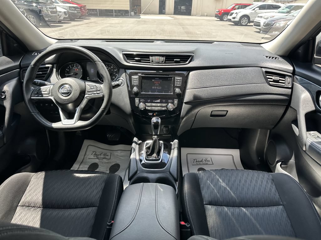 Used 2020 Nissan Rogue SV FWD image 8