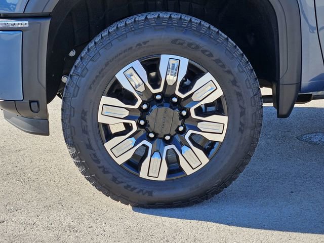 Used 2025 GMC Sierra 3500 Denali w/ Denali Reserve Package image 13