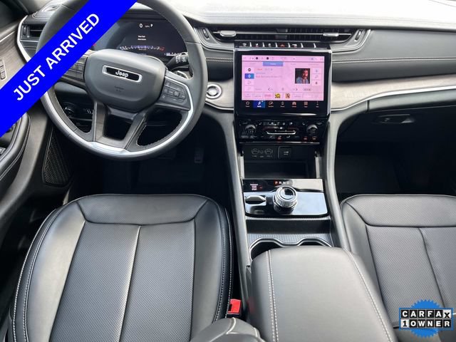 Used 2025 Jeep Grand Cherokee Limited w/ Luxury Tech Group II AWD/4WD image 14