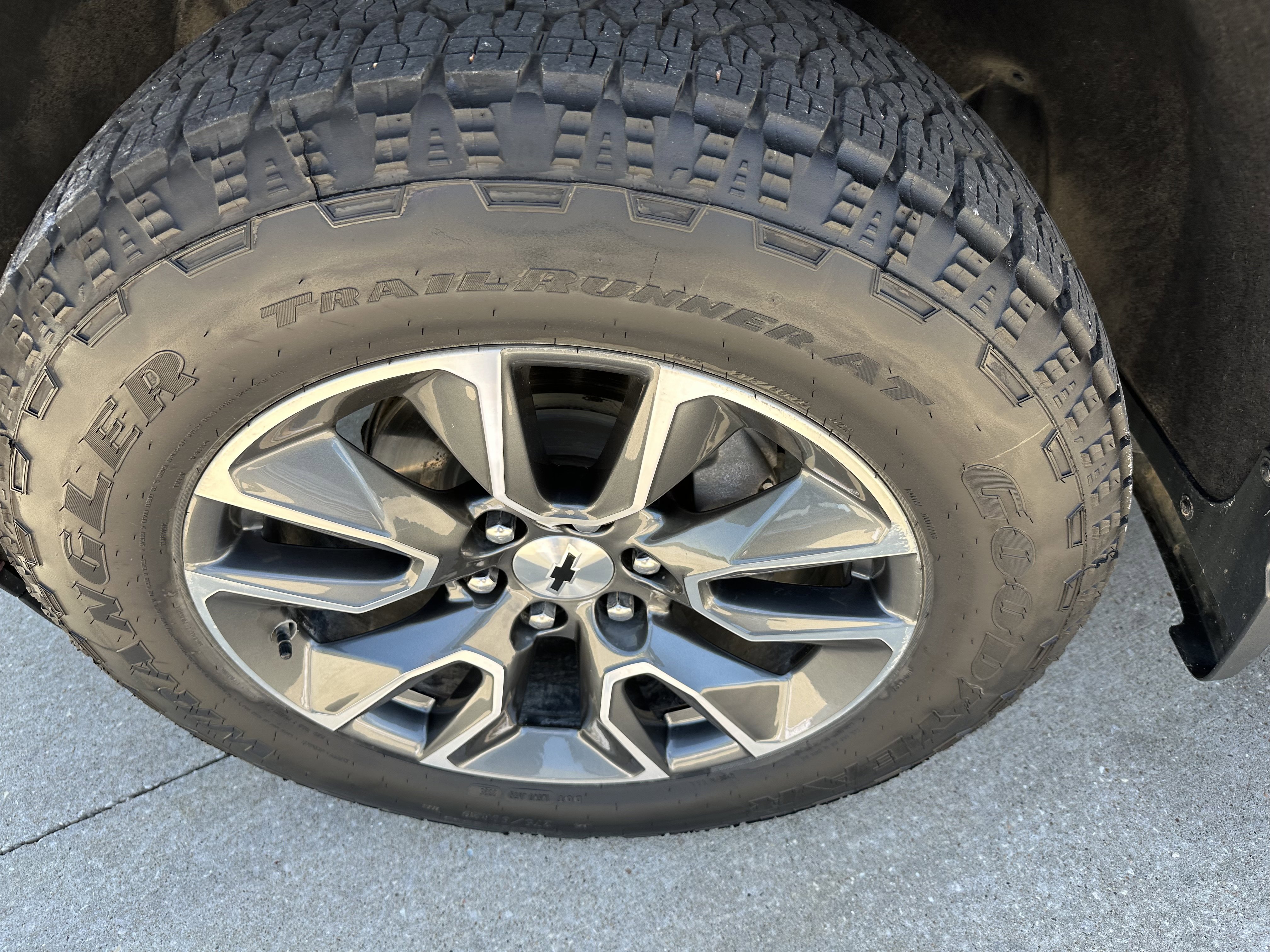 Used 2024 Chevrolet Silverado 1500 RST w/ Z71 Off-Road Package AWD/4WD image 45